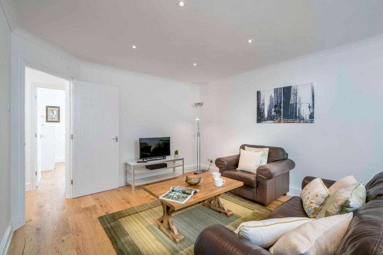 Splendid Apartment Near Vauxhall Tube Londen Buitenkant foto