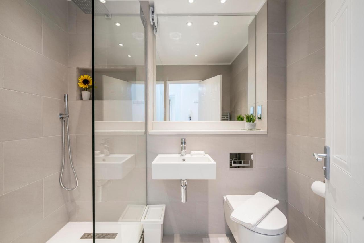 Splendid Apartment Near Vauxhall Tube Londen Buitenkant foto